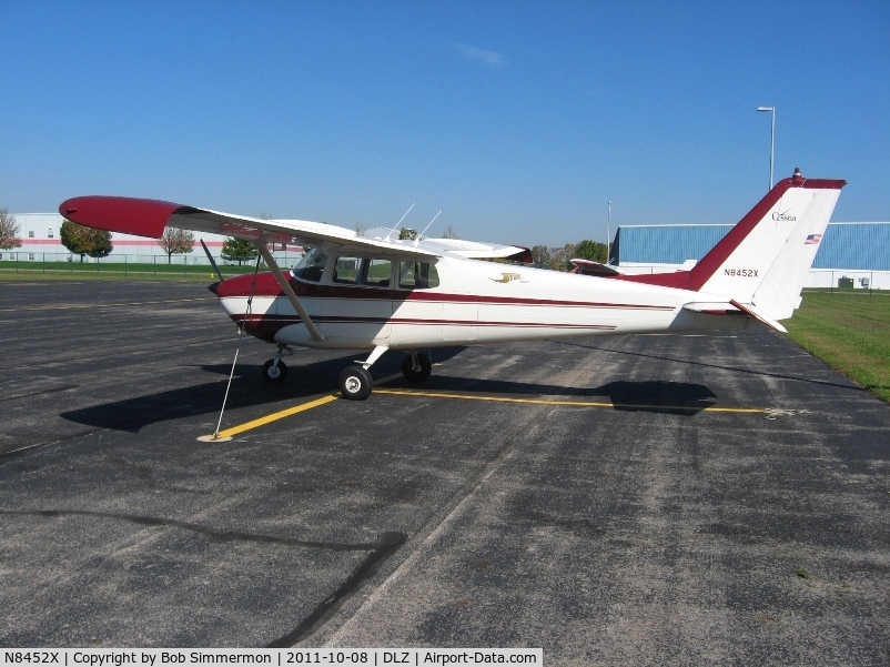 N8452X, 1961 Cessna 172C C/N 17248952, On the ramp at Delaware, Ohio