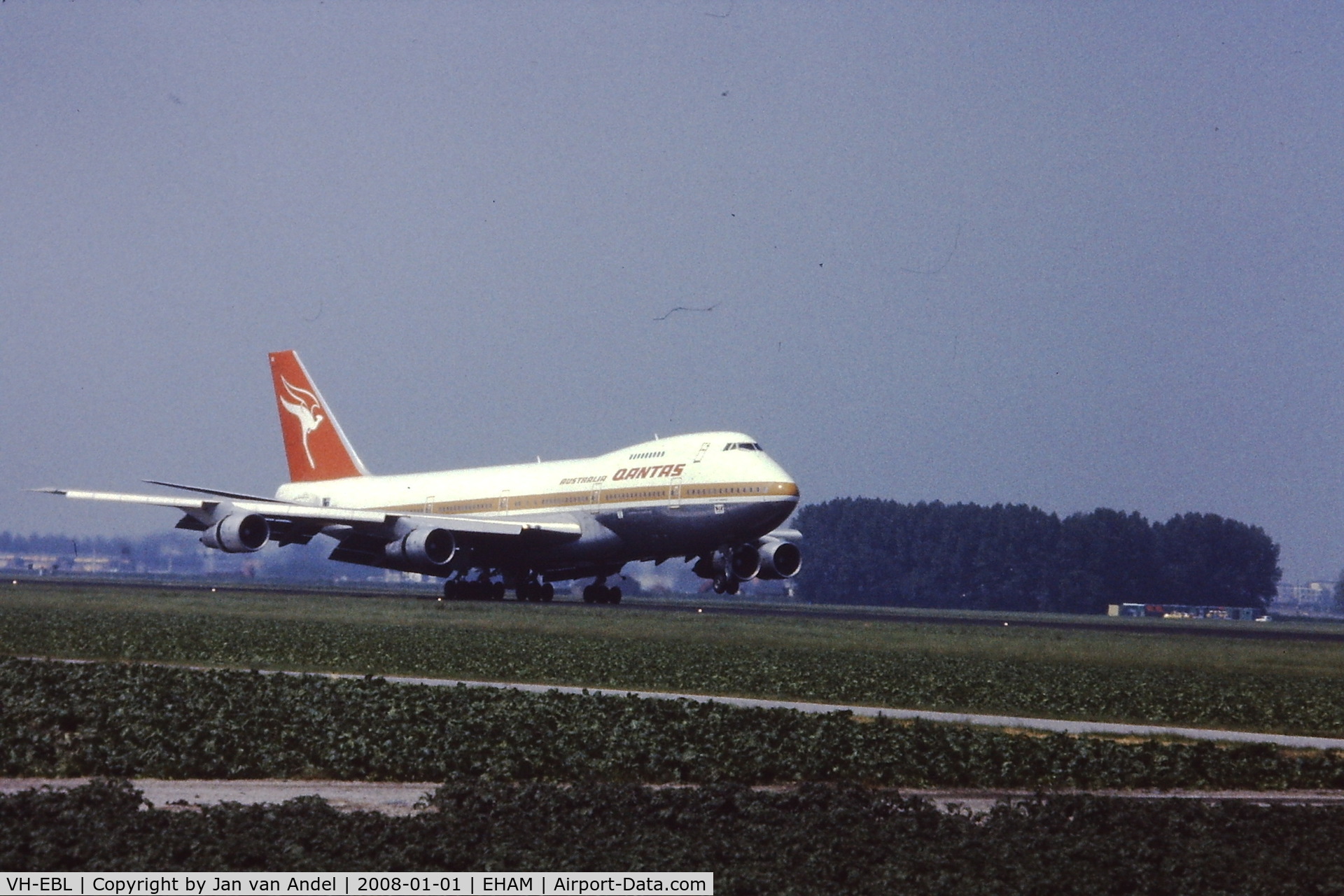 VH-EBL, 1976 Boeing 747-238B C/N 21237, B747-238B landing at Schiphol Amsterdam
Early 1980 's