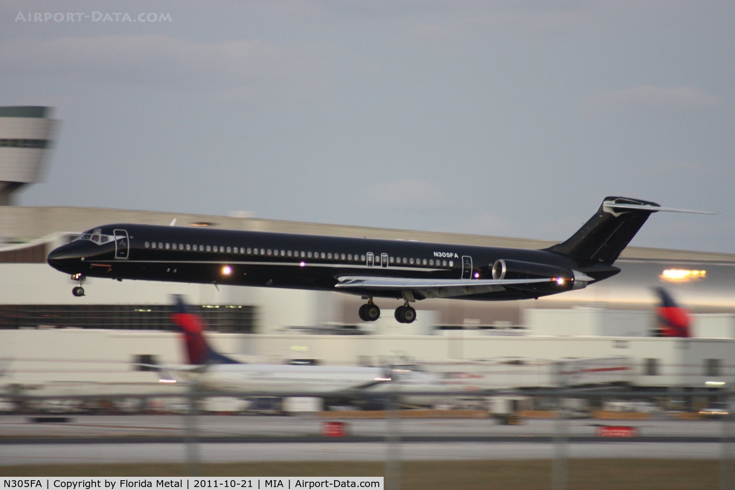 N305FA, 1986 McDonnell Douglas MD-83 (DC-9-83) C/N 49398, Falcon Air Express MD-83