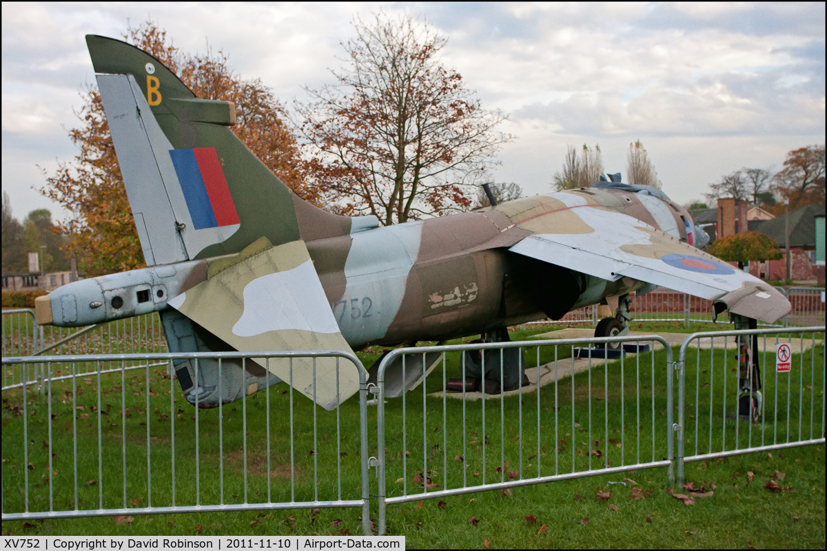 XV752, 1969 Hawker Siddeley Harrier GR.3 C/N 712015, Parked in a field at Bletchley Park