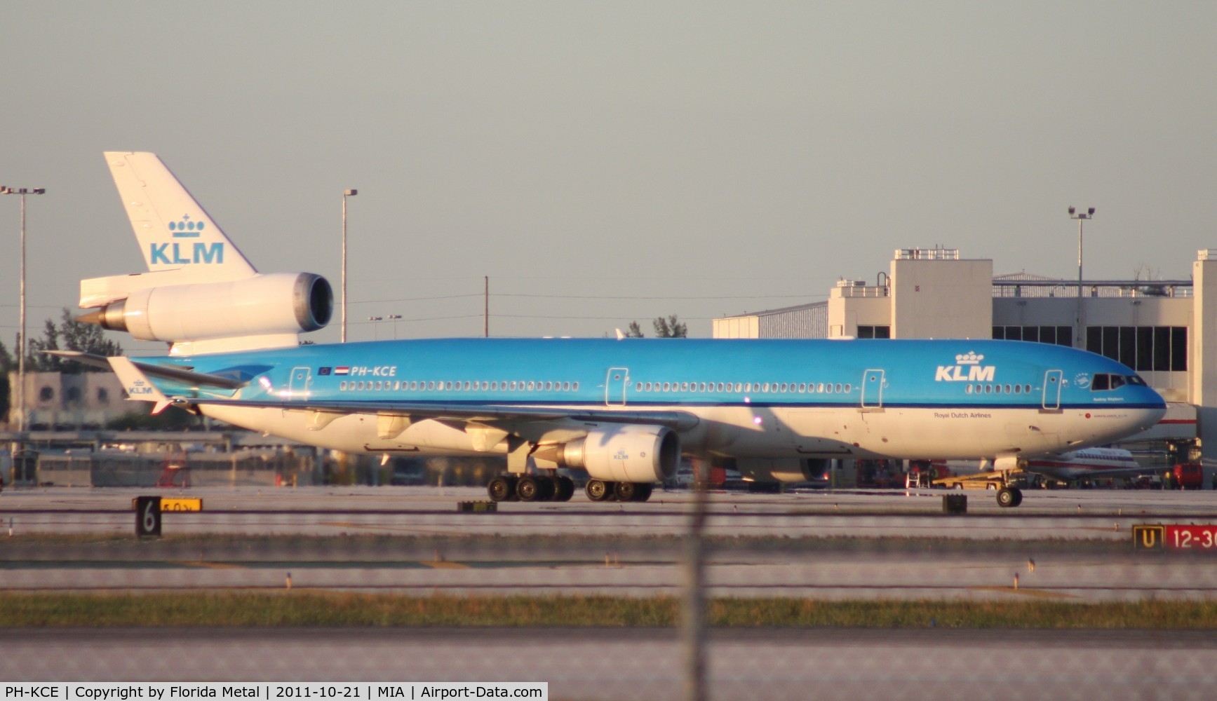 PH-KCE, 1994 McDonnell Douglas MD-11 C/N 48559, KLM MD-11