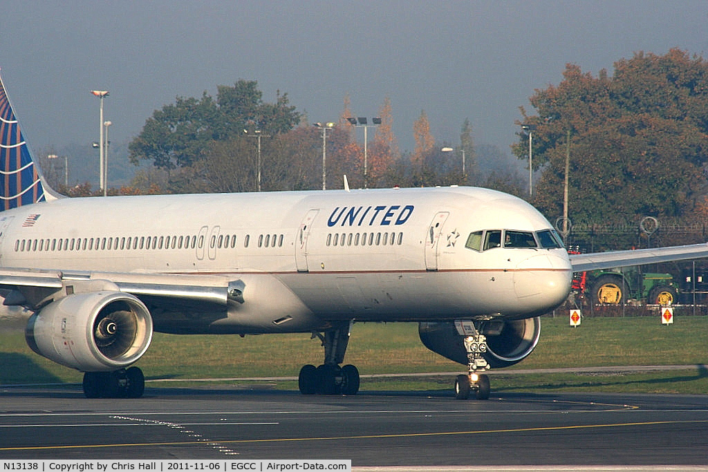 N13138, 1999 Boeing 757-224 C/N 30351, United
