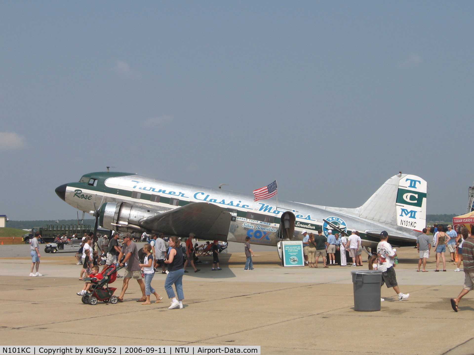 N101KC, 1943 Douglas DC-3C C/N 11639, You can watch an old movie in and old DC-3.