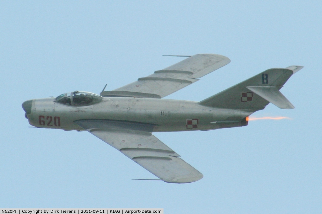 N620PF, 1960 PZL-Mielec Lim-5 (MiG-17F) C/N 1D0620, Piloted by Mike Ball doinf a flypast with after burners on.