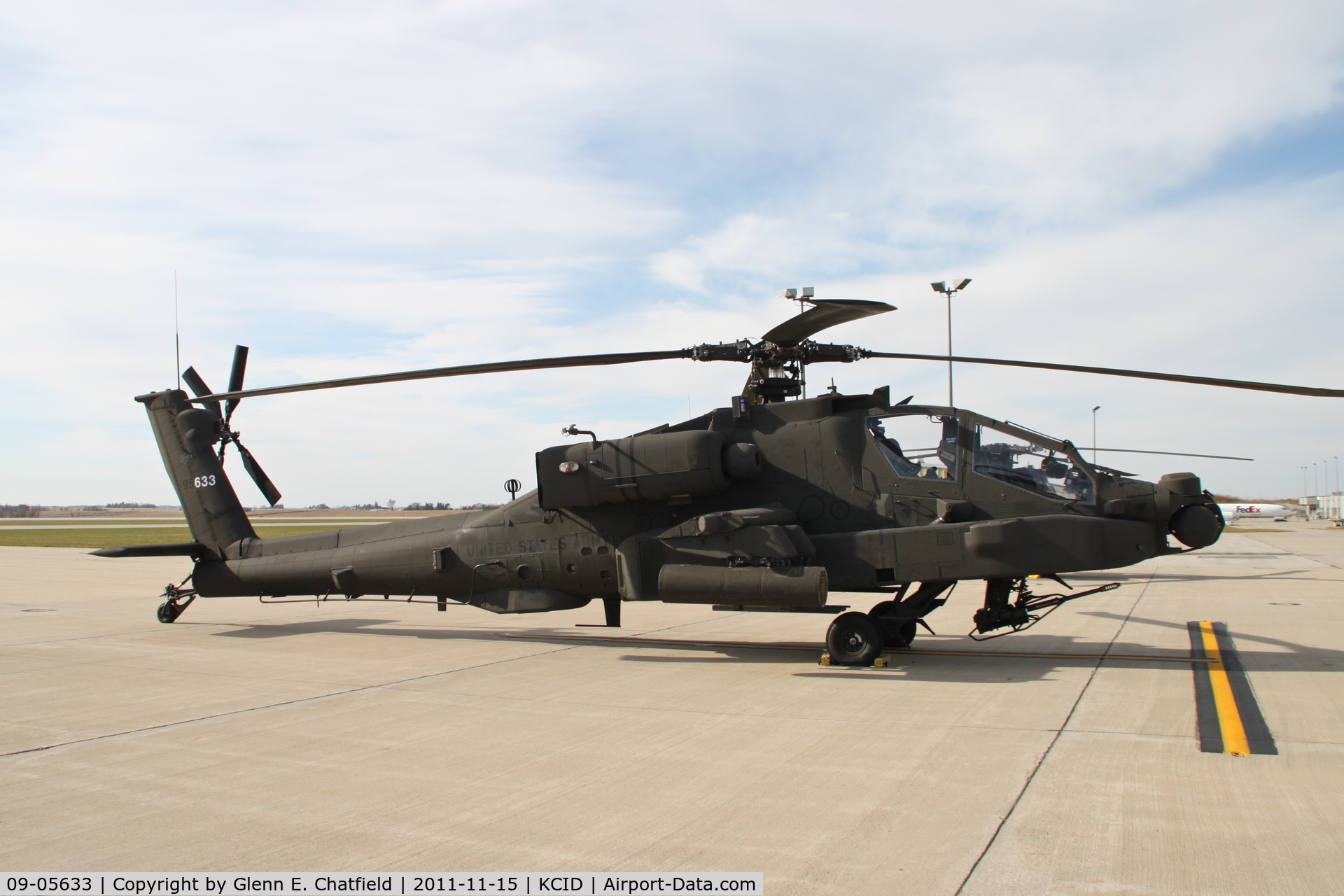 09-05633, 2011 Boeing AH-64D Apache C/N PVD633, Parked on the PS Air ramp.  Refueling stop on the way from Pennsylvania to Utah.
