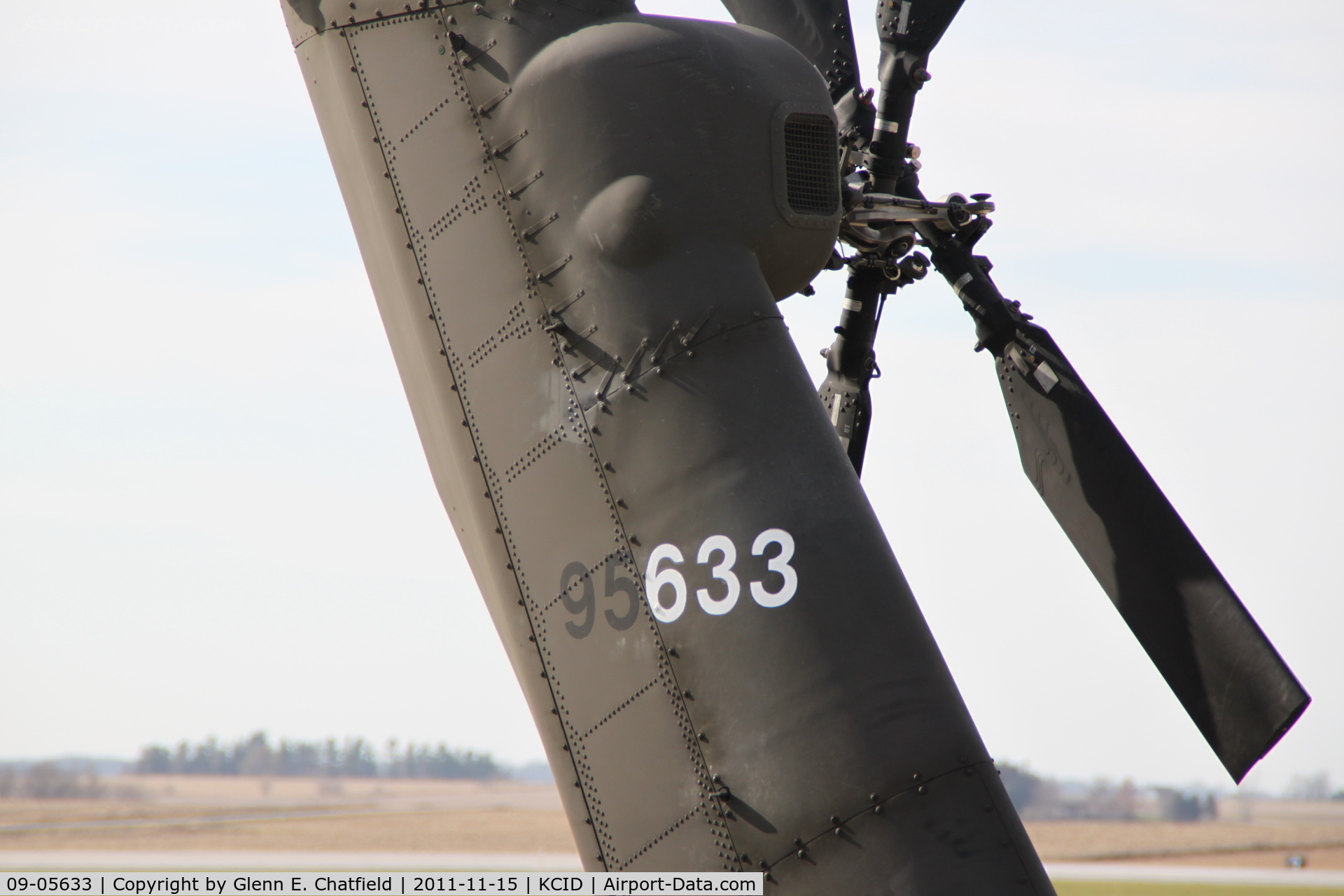 09-05633, 2011 Boeing AH-64D Apache C/N PVD633, Parked on the PS Air ramp.  Refueling stop on the way from Pennsylvania to Utah.