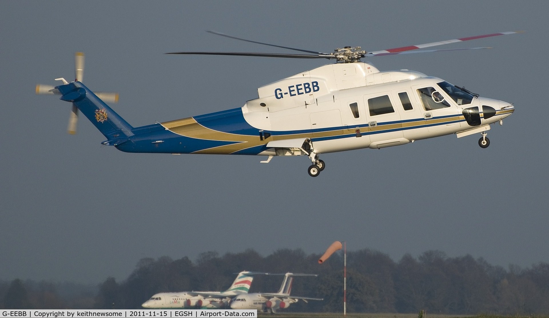 G-EEBB, 2006 Sikorsky S-76C C/N 760620, landing in the late sun !