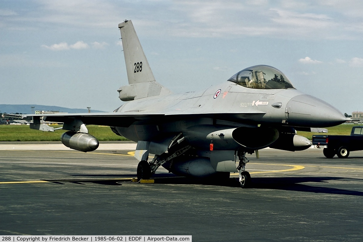 288, 1980 General Dynamics F-16A Fighting Falcon C/N 6K-17, static display