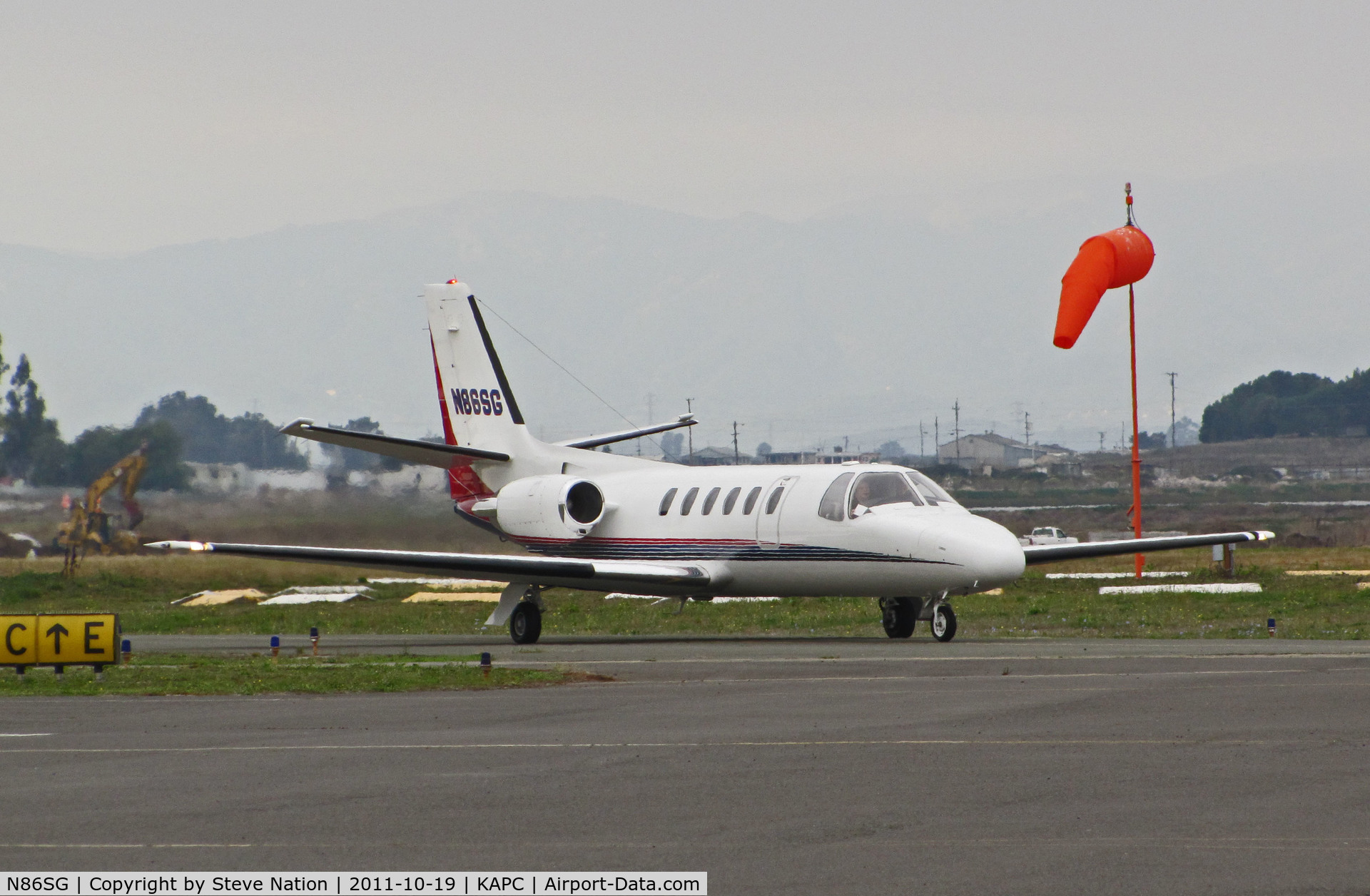 N86SG, 1982 Cessna 550 Citation II C/N 550-0350, Mick Inc (Salem, OR) 1982 Cessna 550 taxiing at Napa, CA