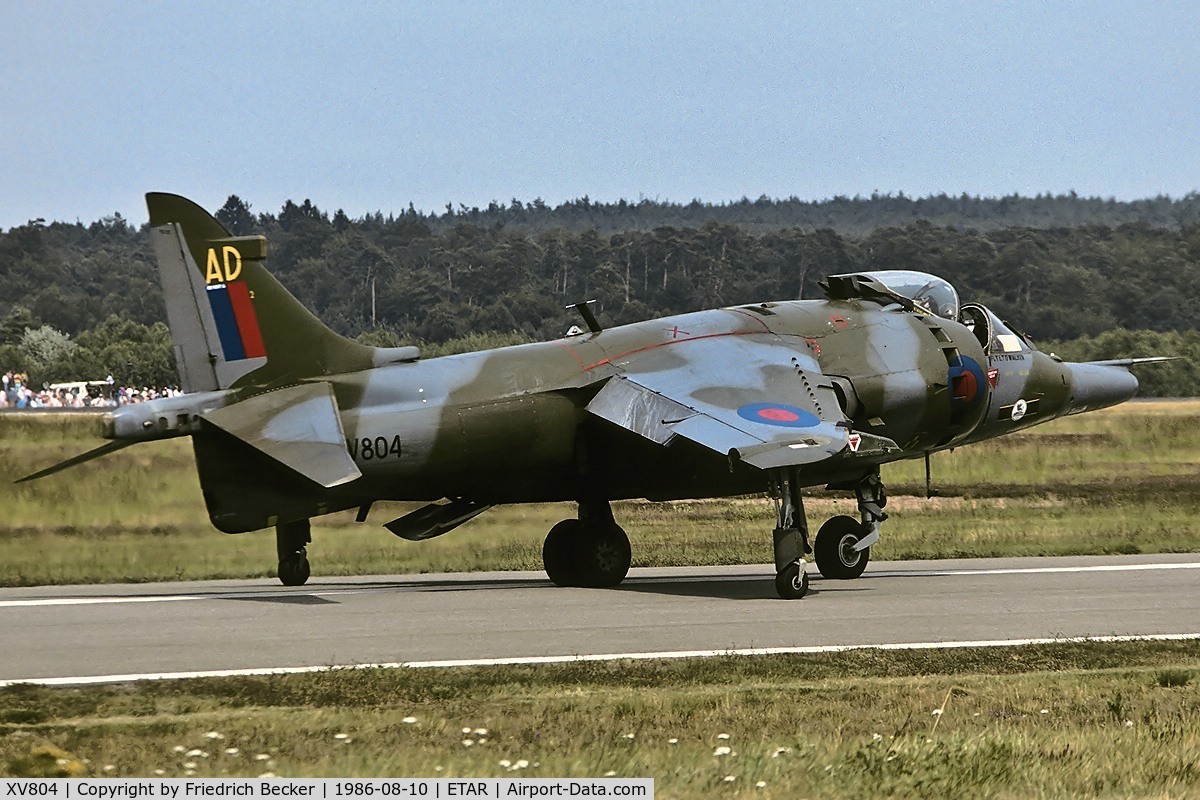 XV804, 1970 Hawker Siddeley Harrier GR.3 C/N 712054, taxying to the active during the Ramstein open house 1986