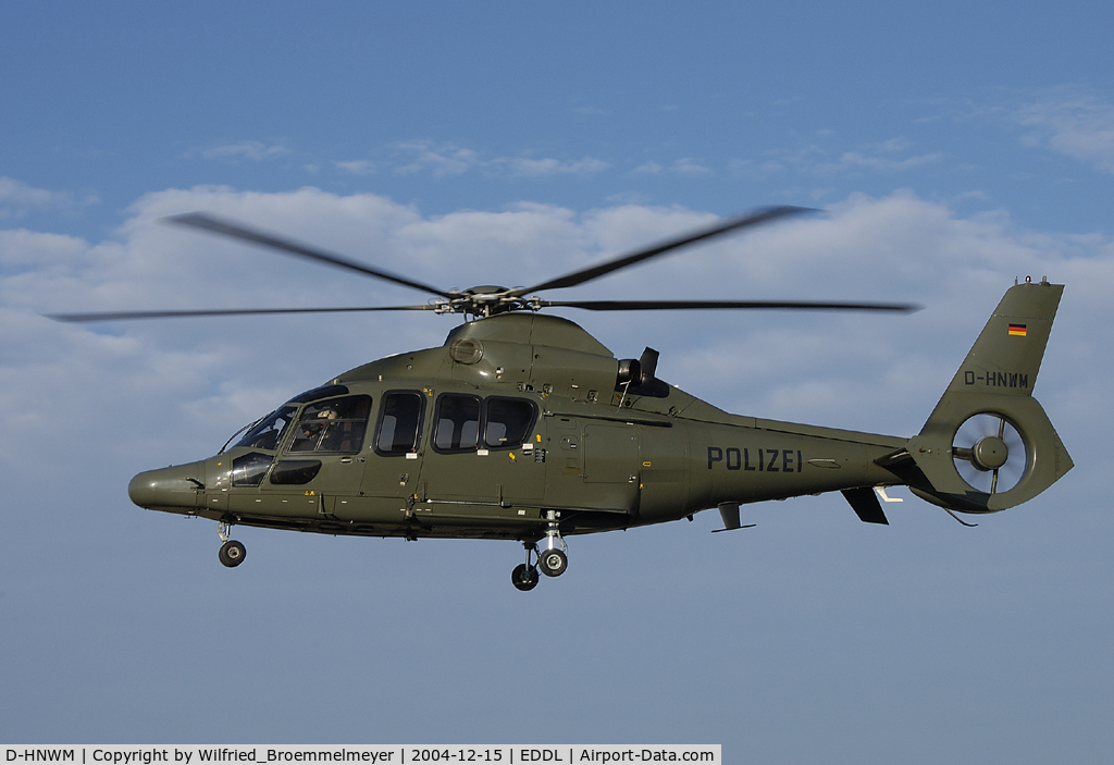 D-HNWM, Eurocopter EC-155B C/N 6613, German Police arriving to the Dusseldorf Station.