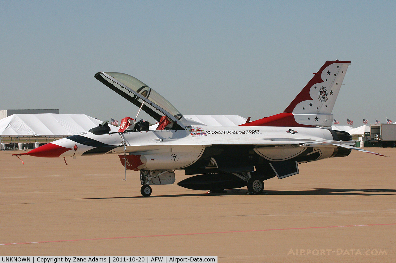 UNKNOWN, General Dynamics F-16C Fighting Falcon C/N Unknown, USAF Thunderbird #7 in town for the 2010 Alliance Airshow