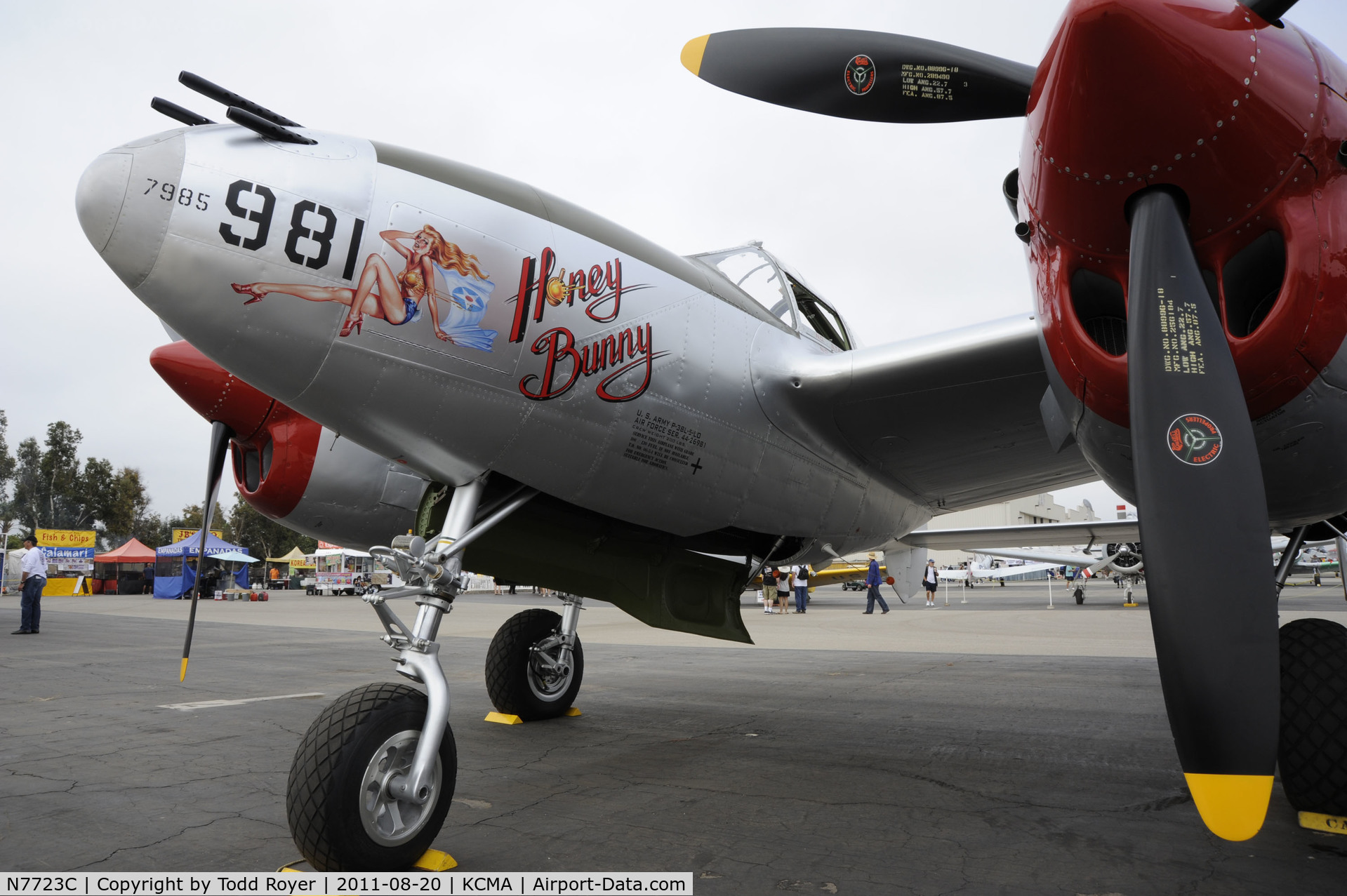 N7723C, 1944 Lockheed P-38L-5 Lightning C/N 7985, Camarillo Airshow 2011