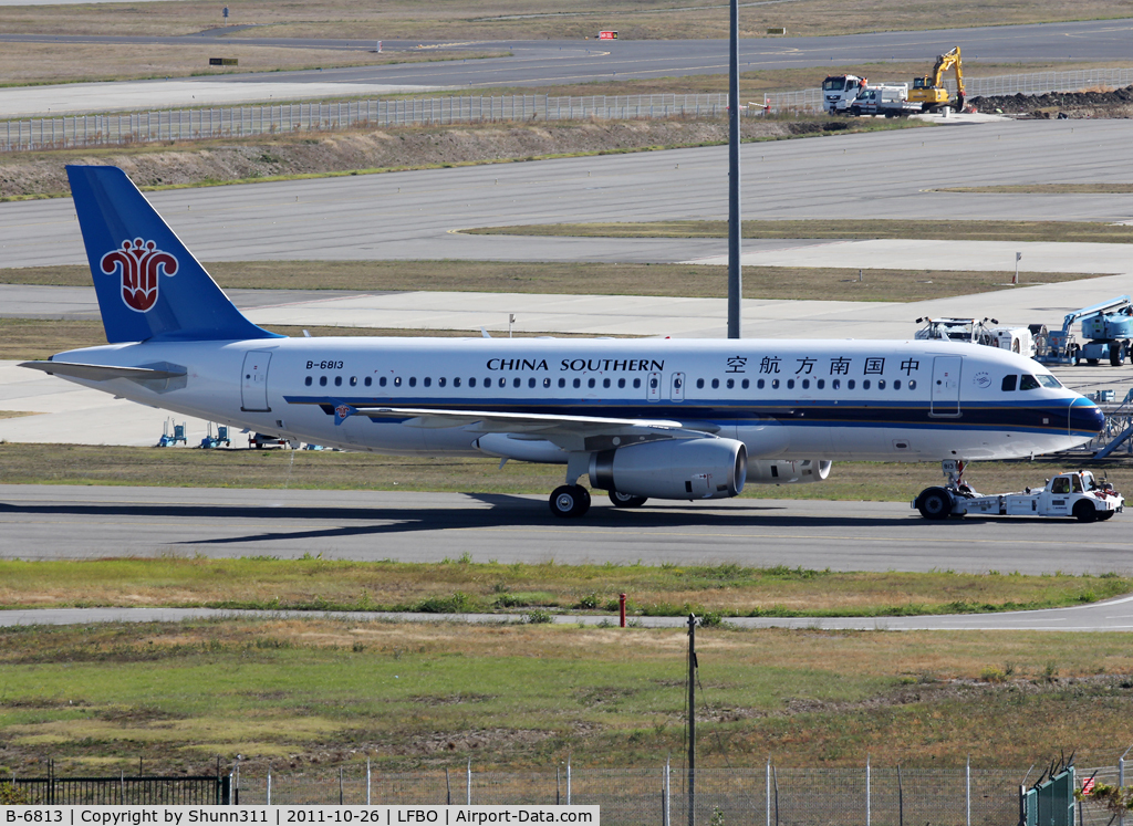 B-6813, 2011 Airbus A320-232 C/N 4864, Tracted into hangar for investigation before delivery...