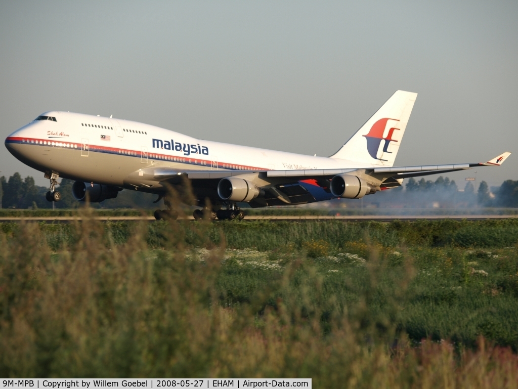 9M-MPB, 1993 Boeing 747-4H6 C/N 25699/965, Landing on runway 18R of Schiphol Airport