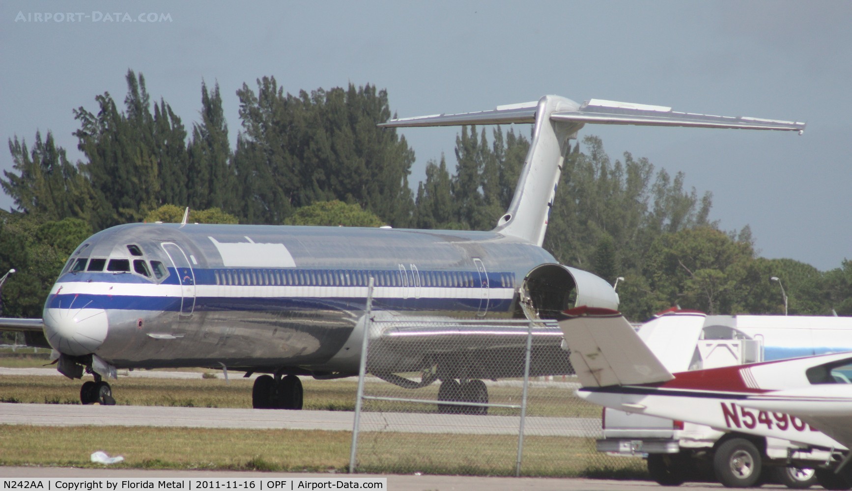 N242AA, 1984 McDonnell Douglas MD-82 (DC-9-82) C/N 49255, Ex American MD-80 waiting for a new owner