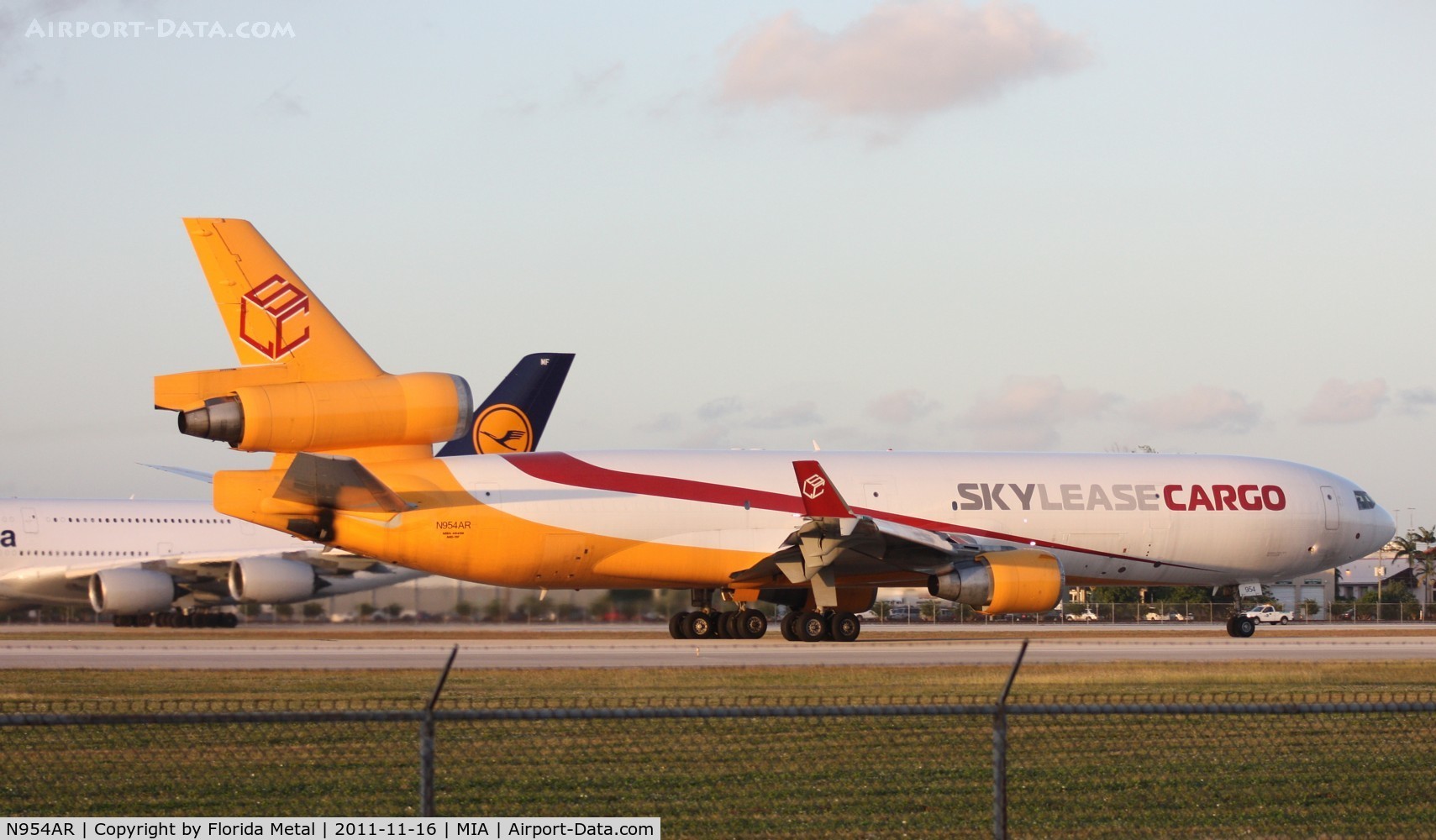 N954AR, McDonnell Douglas MD-11F C/N 48498, Skylease Cargo MD-11