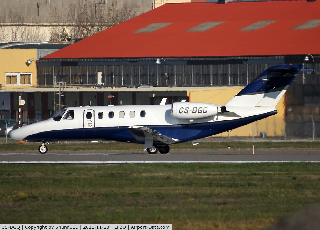 CS-DGQ, 2004 Cessna 525A CitationJet CJ2 C/N 525A-0200, Lining up rwy 32R for departure...