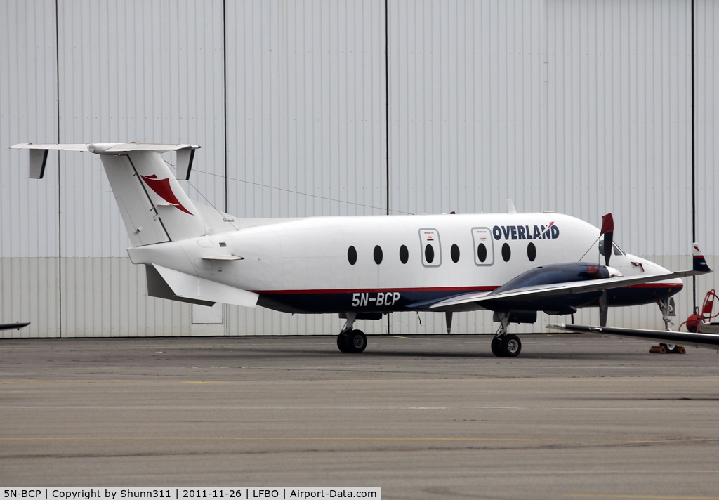 5N-BCP, 1994 Beech 1900D C/N UE-116, Parked for maintenance...