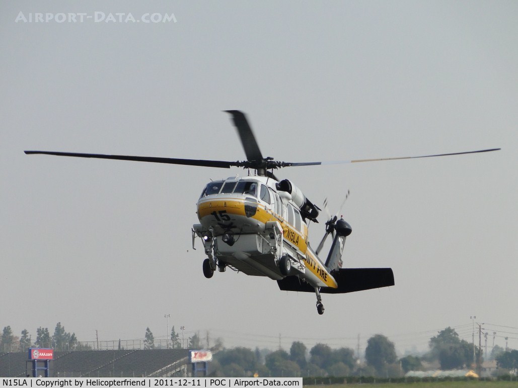 N15LA, 2004 Sikorsky S-70A Firehawk C/N 702846, Flaring out to slow and touch down