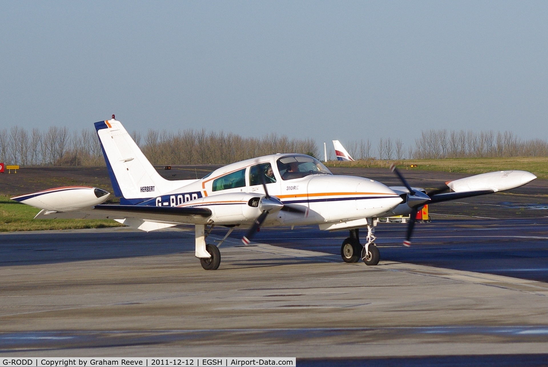 G-RODD, 1976 Cessna 310R C/N 310R-0544, Departing from Norwich.
