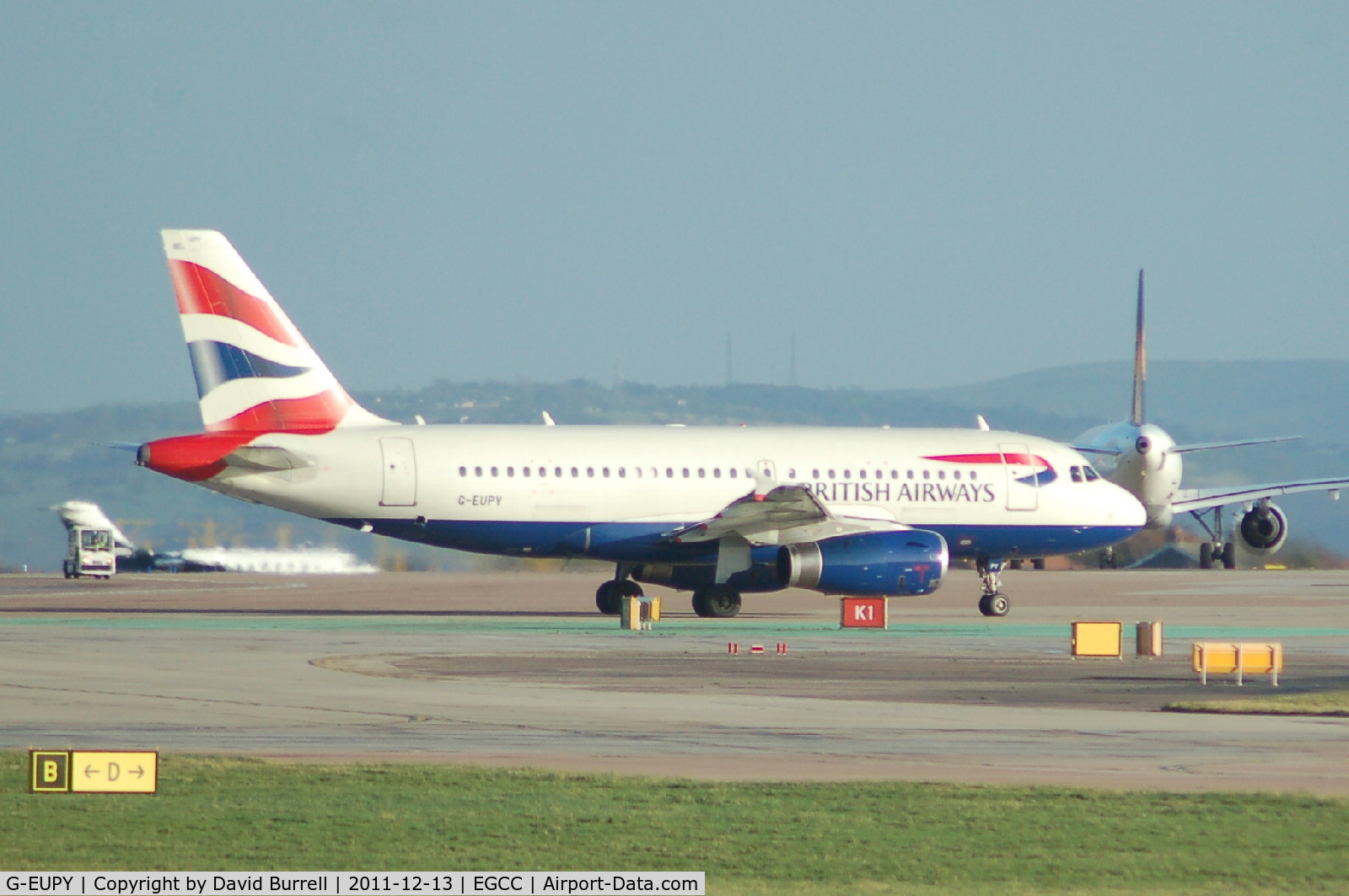 G-EUPY, 2001 Airbus A319-131 C/N 1466, British Airways Airbus A319 taxiing Manchesetr Airport.