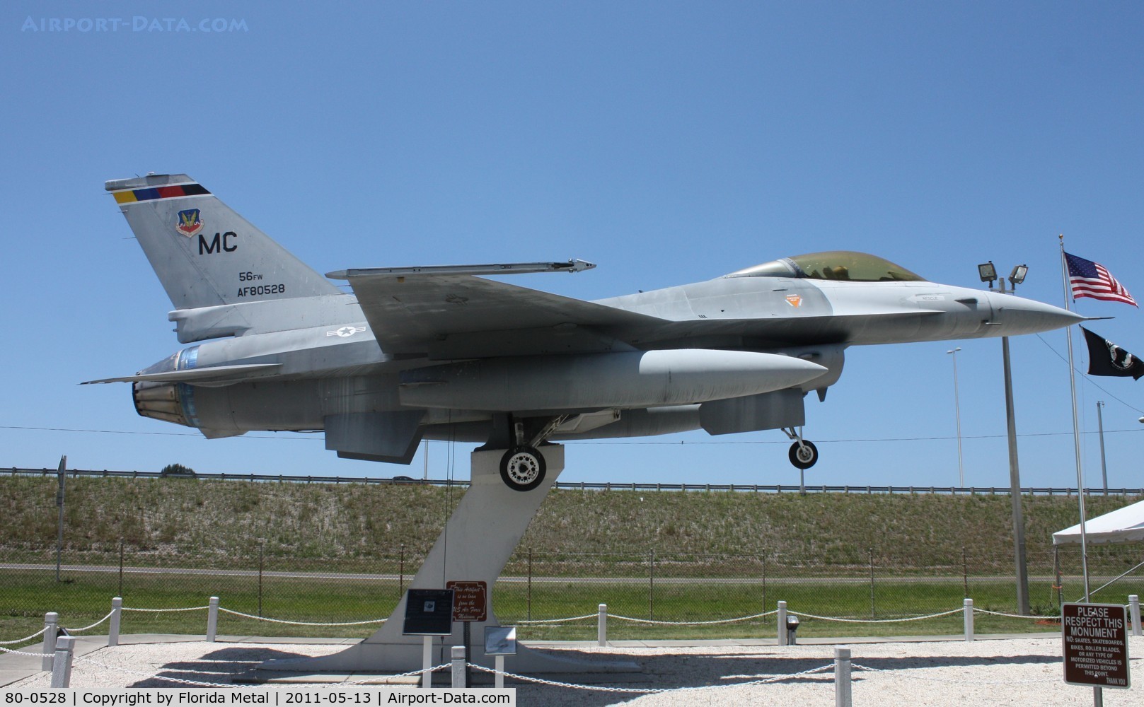 80-0528, General Dynamics F-16A Fighting Falcon C/N 61-249, F-16 on a post in Pinellas Park FL