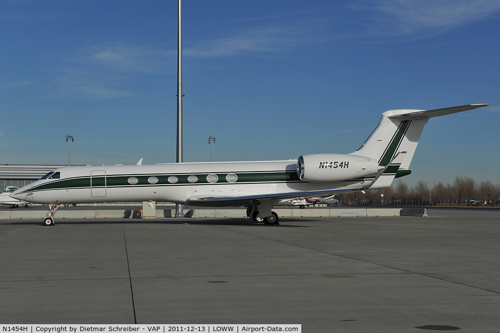 N1454H, 2000 Gulfstream Aerospace G-V C/N 619, Gulfstream 5