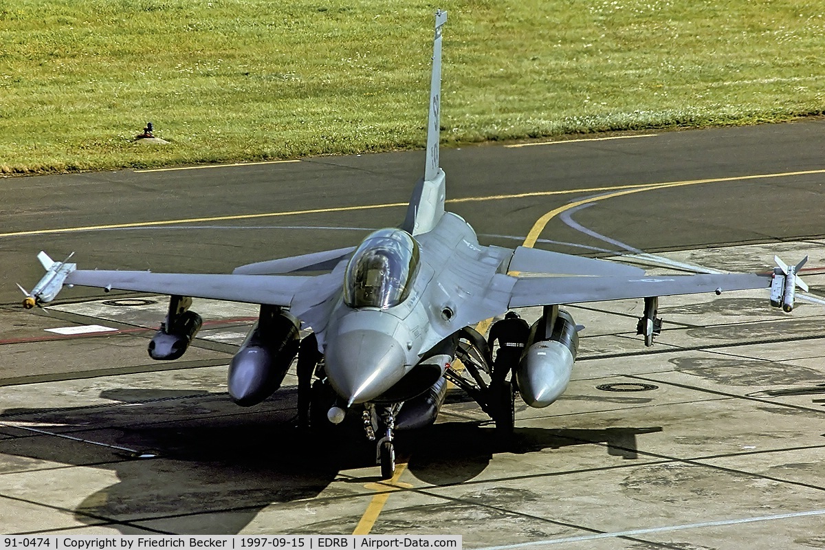 91-0474, 1991 General Dynamics F-16DJ-50-CF C/N CD-29, returning from a mission