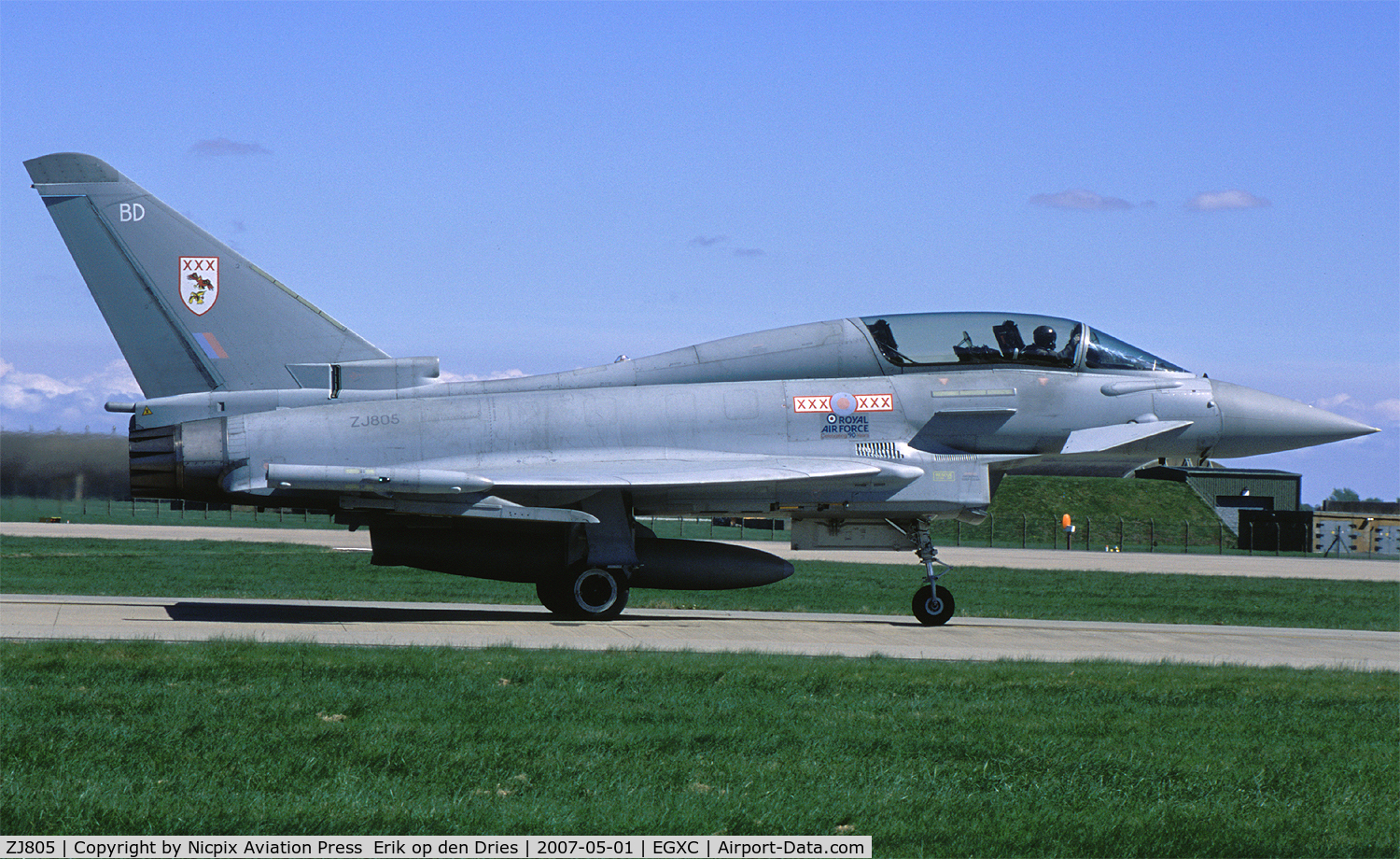 ZJ805, 2004 Eurofighter EF-2000 Typhoon T1 C/N 0019/BT006, Typhoon T.1 ZJ805/BD with 90 years RAF anniversary markings.