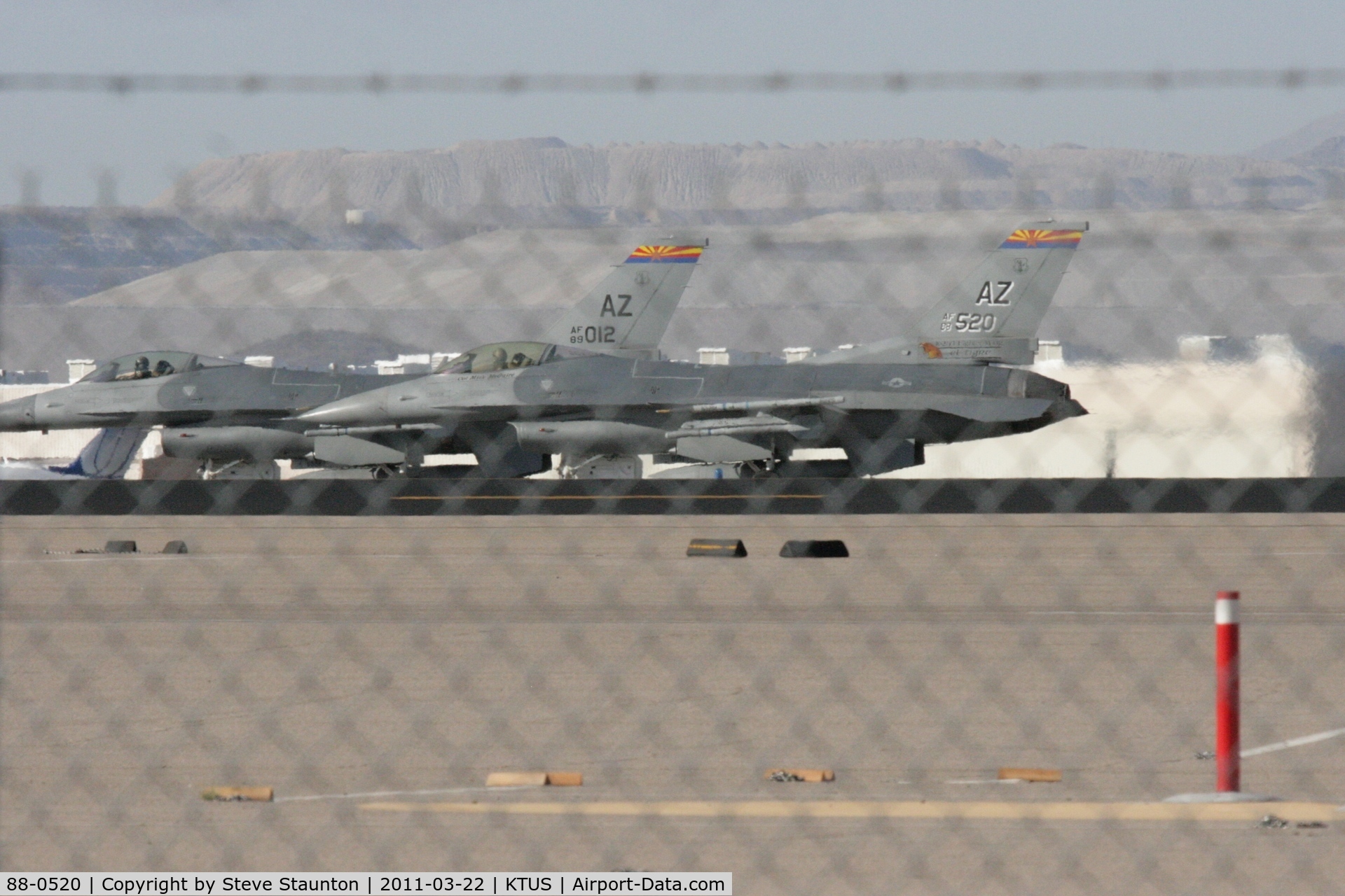 88-0520, General Dynamics F-16C C/N 1C-122, Taken at Tucson International Airport, in March 2011 whilst on an Aeroprint Aviation tour