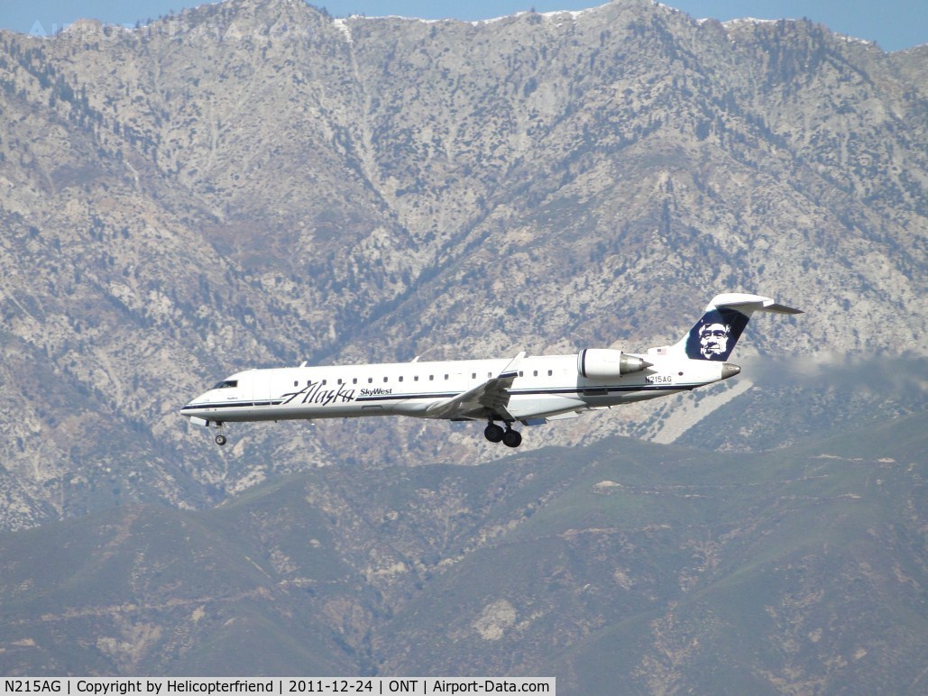 N215AG, 2000 Bombardier CRJ-701 (CL-600-2C10) Regional Jet C/N 10009, On final to runway 26L