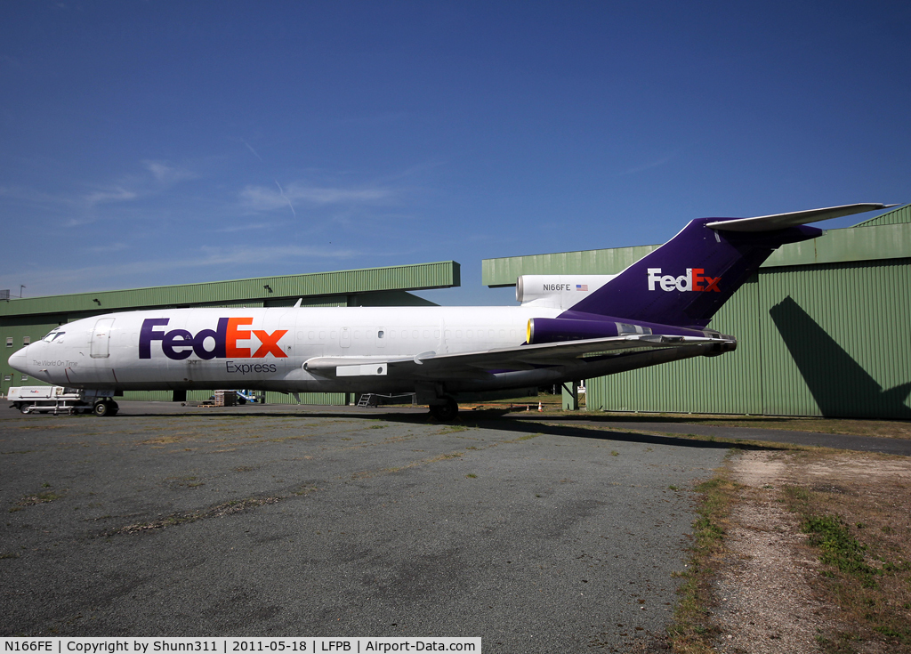 N166FE, 1966 Boeing 727-22 C/N 18863, Stored at Dugny during Le Bourget Airshow...
