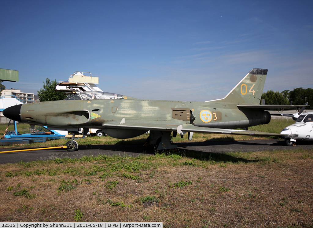 32515, Saab J-32E Lansen C/N 32-515, Stored at Dugny during Le Bourget Airshow...