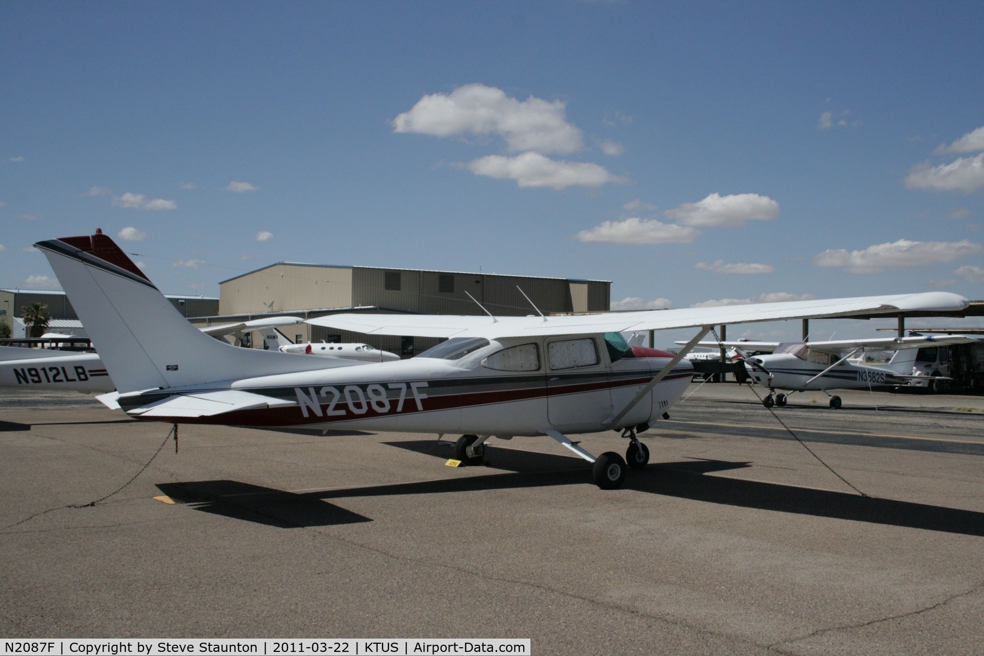 N2087F, Cessna 182P Skylane C/N 18264886, Taken at Tucson International Airport, in March 2011 whilst on an Aeroprint Aviation tour