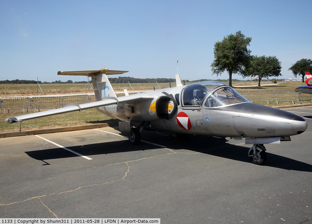 1133, Saab 105OE C/N 105433, Used as a static aircraft during Rochefort Open Day...