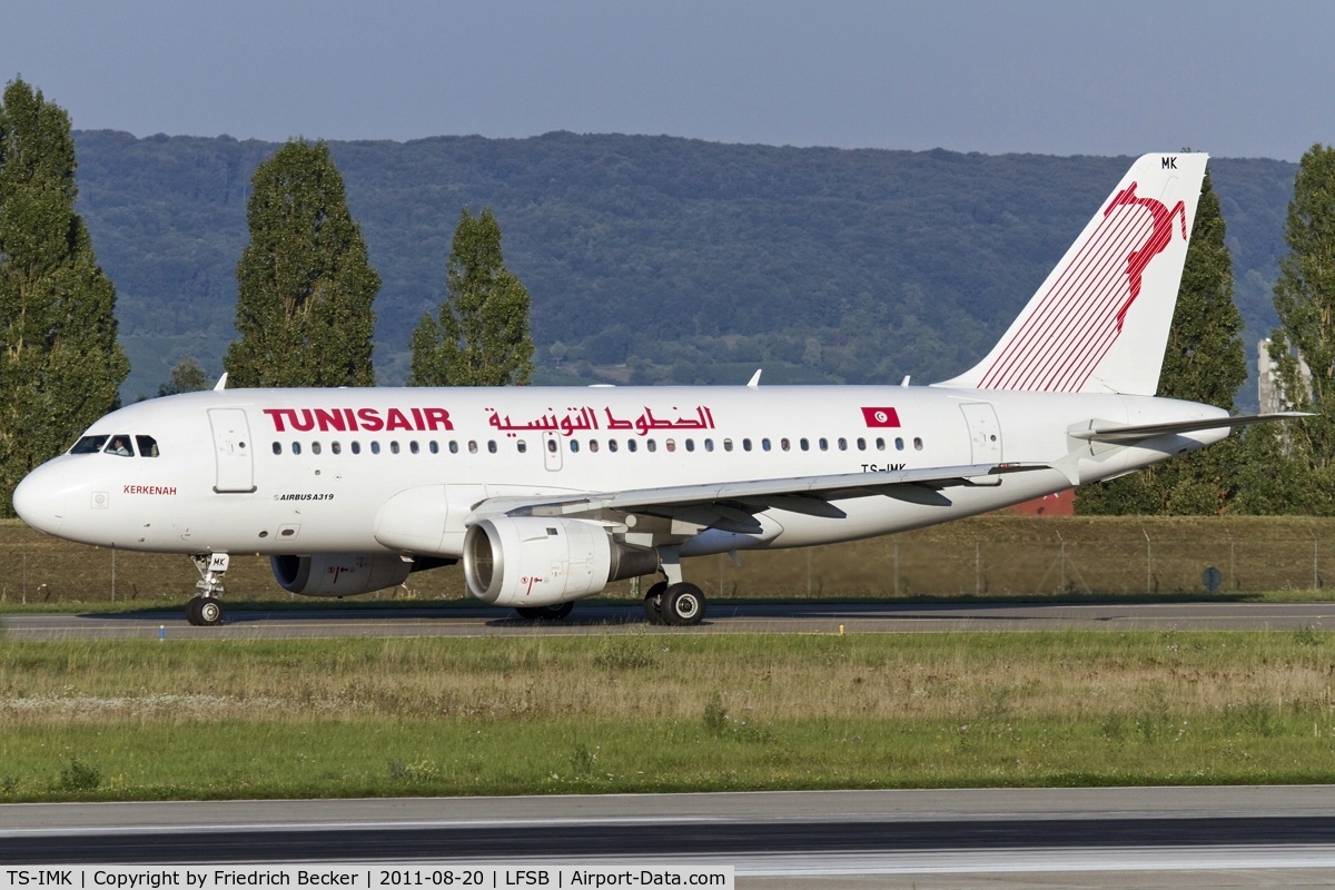 TS-IMK, 1998 Airbus A319-114 C/N 880, taxying to the active