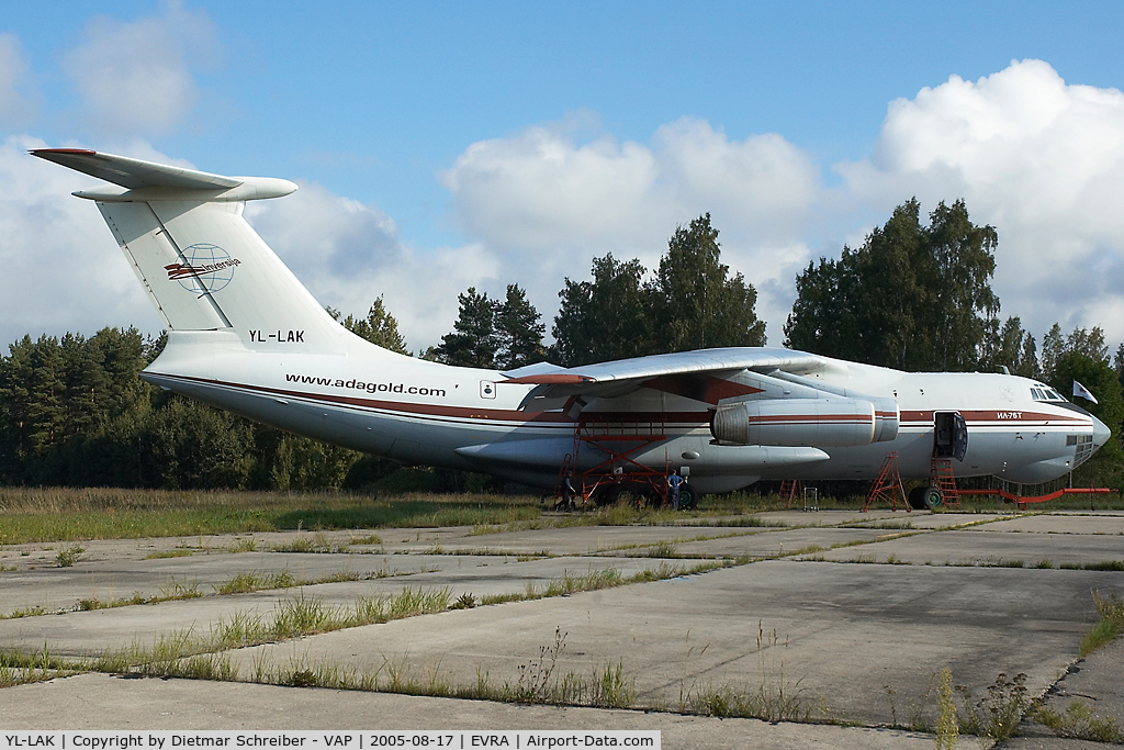 YL-LAK, 1983 Ilyushin Il-76T C/N 0003424707, Inversija Iljuschin 76