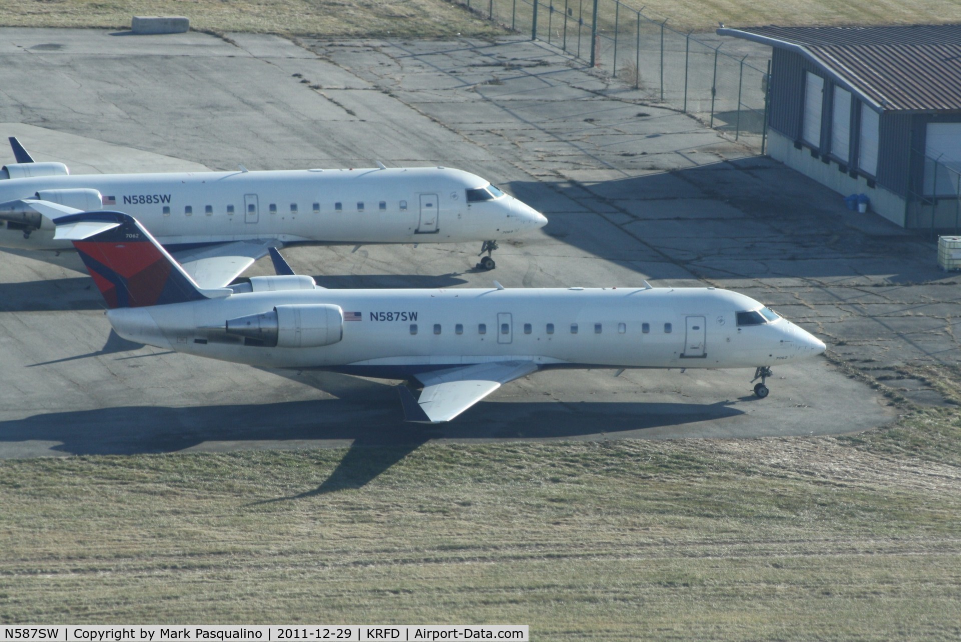 N587SW, 1995 Canadair CRJ-100ER (CL-600-2B19) C/N 7062, CL-600-2B19