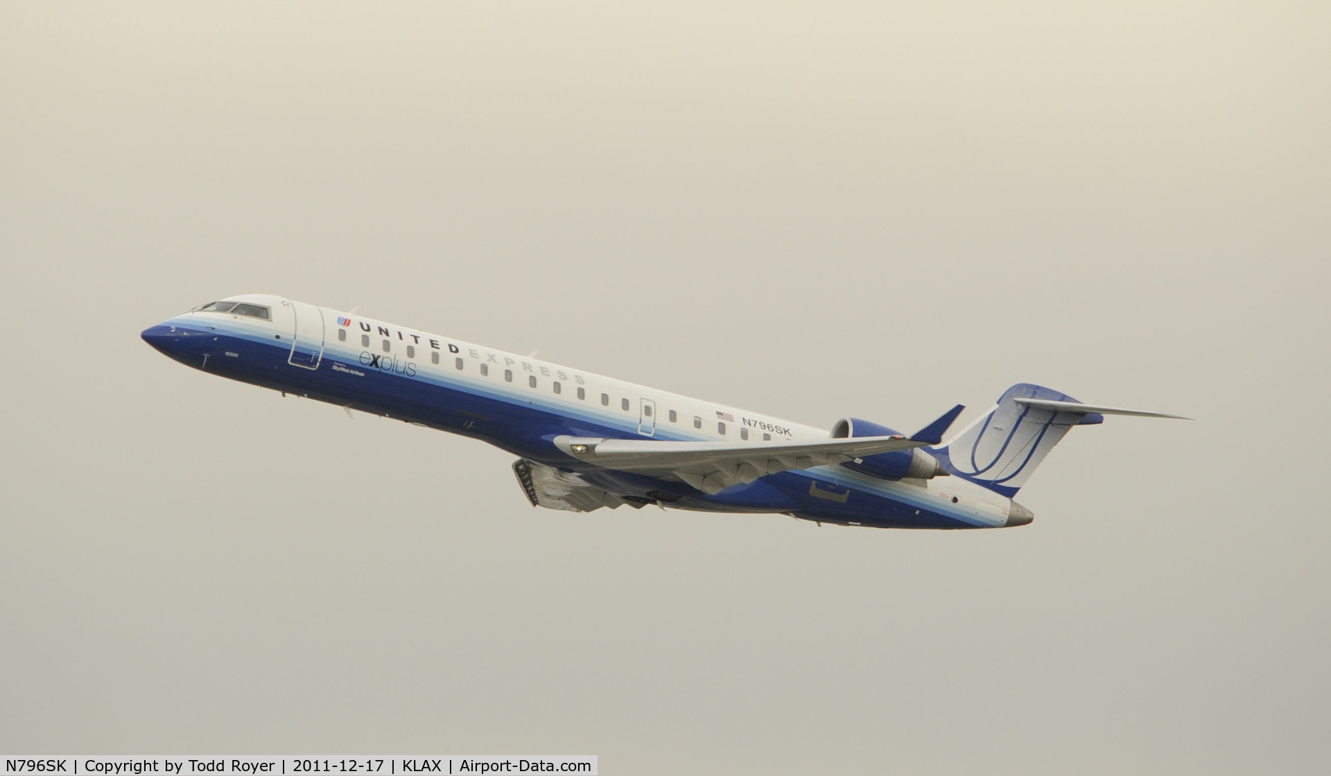 N796SK, Bombardier CRJ-702ER (CL-600-2C10) Regional Jet C/N 10300, Departing LAX