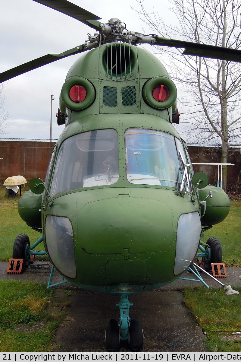 21, Mil Mi-2 C/N 513219103, At Aviomuzejs