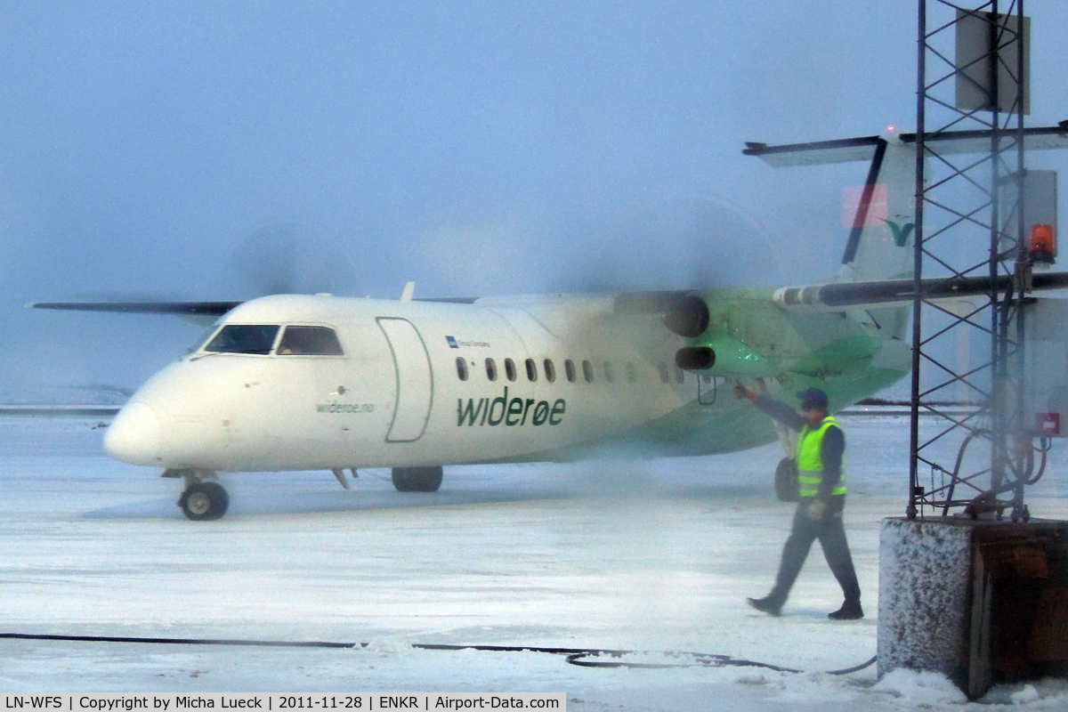 LN-WFS, De Havilland Canada DHC-8-311Q Dash 8 C/N 535, At Kirkenes