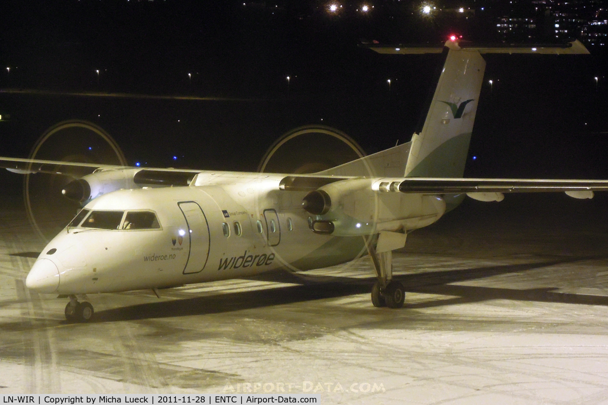 LN-WIR, 1991 De Havilland Canada DHC-8-103A Dash 8 C/N 273, Ready for taxi