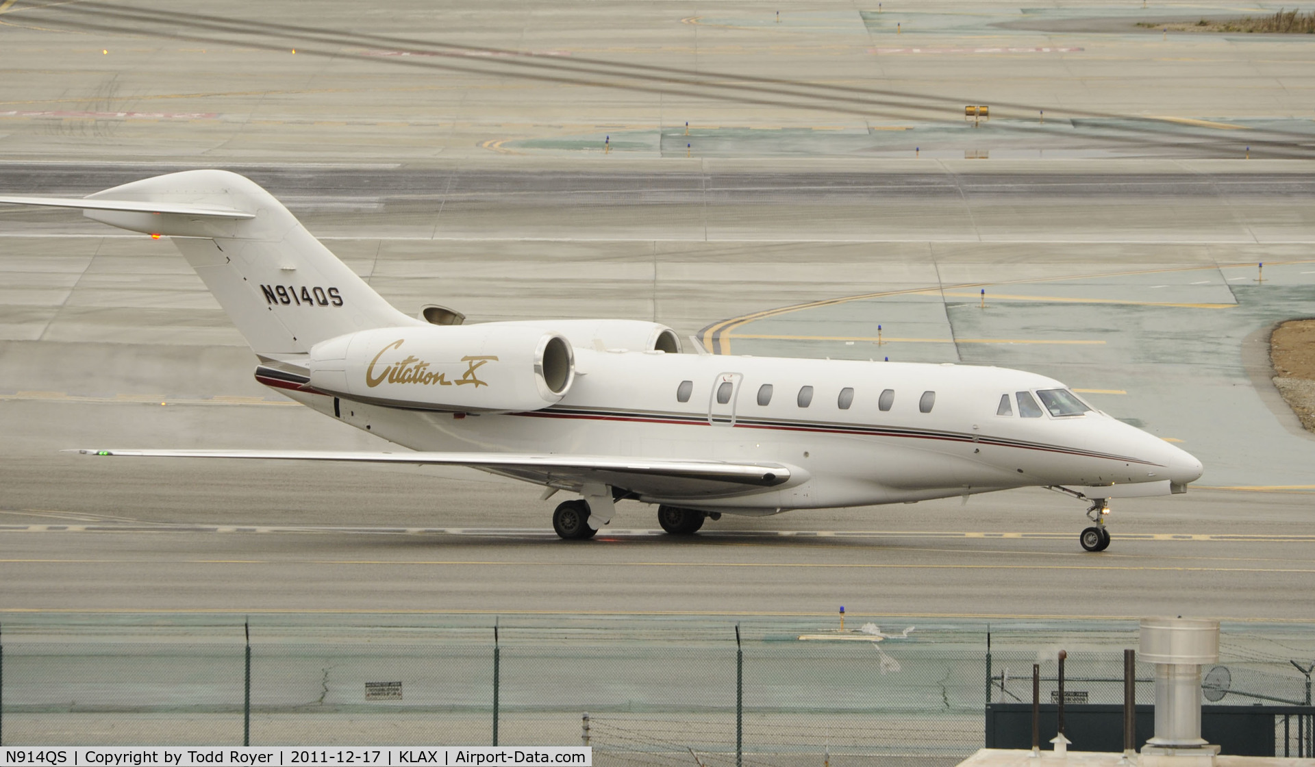 N914QS, 2008 Cessna 750 Citation X Citation X C/N 750-0296, Taxiing to parking at LAX