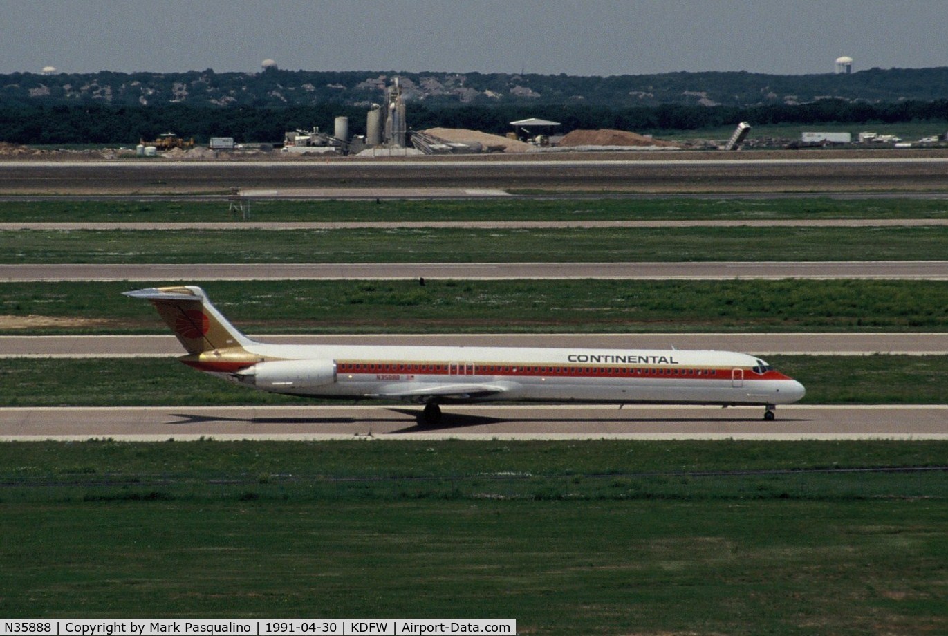 N35888, 1982 McDonnell Douglas MD-82 (DC-9-82) C/N 49117, MD-82