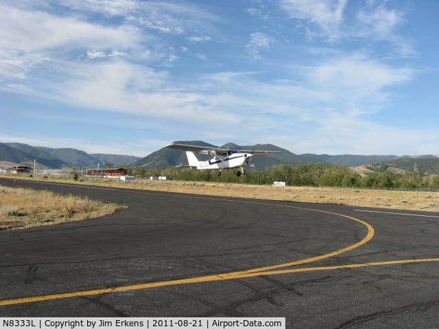 N8333L, 1968 Cessna 172I C/N 17256533, In Red Lodge Montana