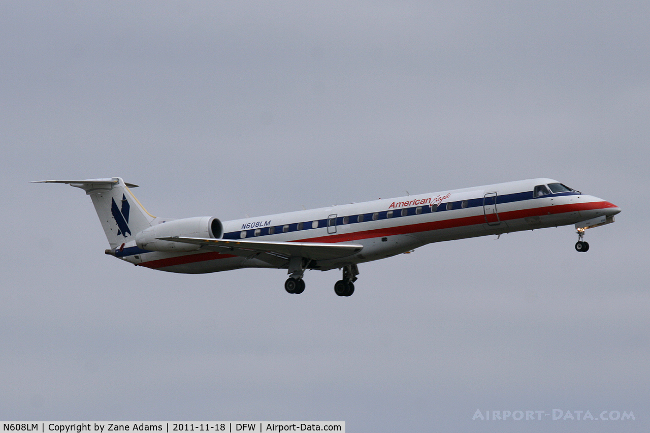 N608LM, 1998 Embraer ERJ-145LR (EMB-145LR) C/N 145068, American Eagle Landing at DFW Airport.