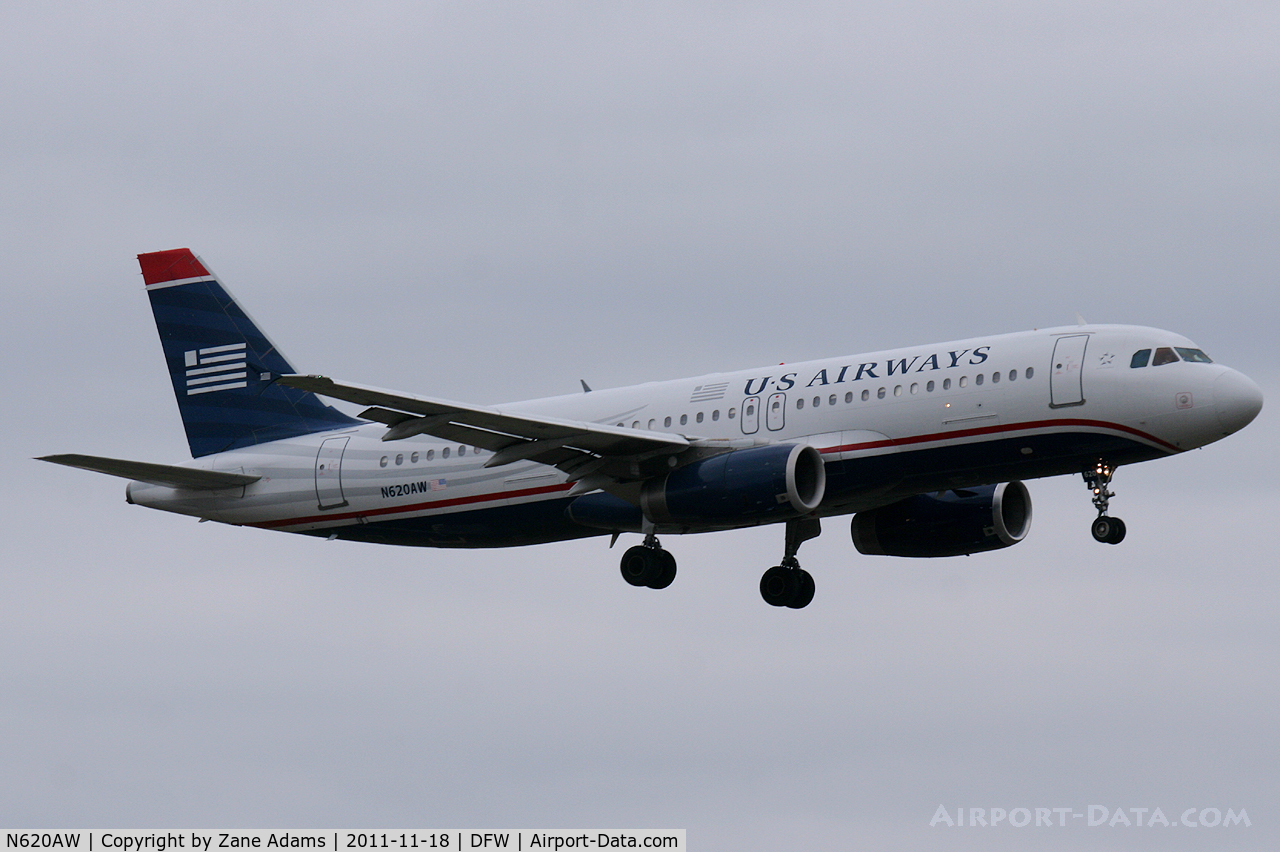 N620AW, 1989 Airbus A320-231 C/N 052, US Airways Landing at DFW Airport
