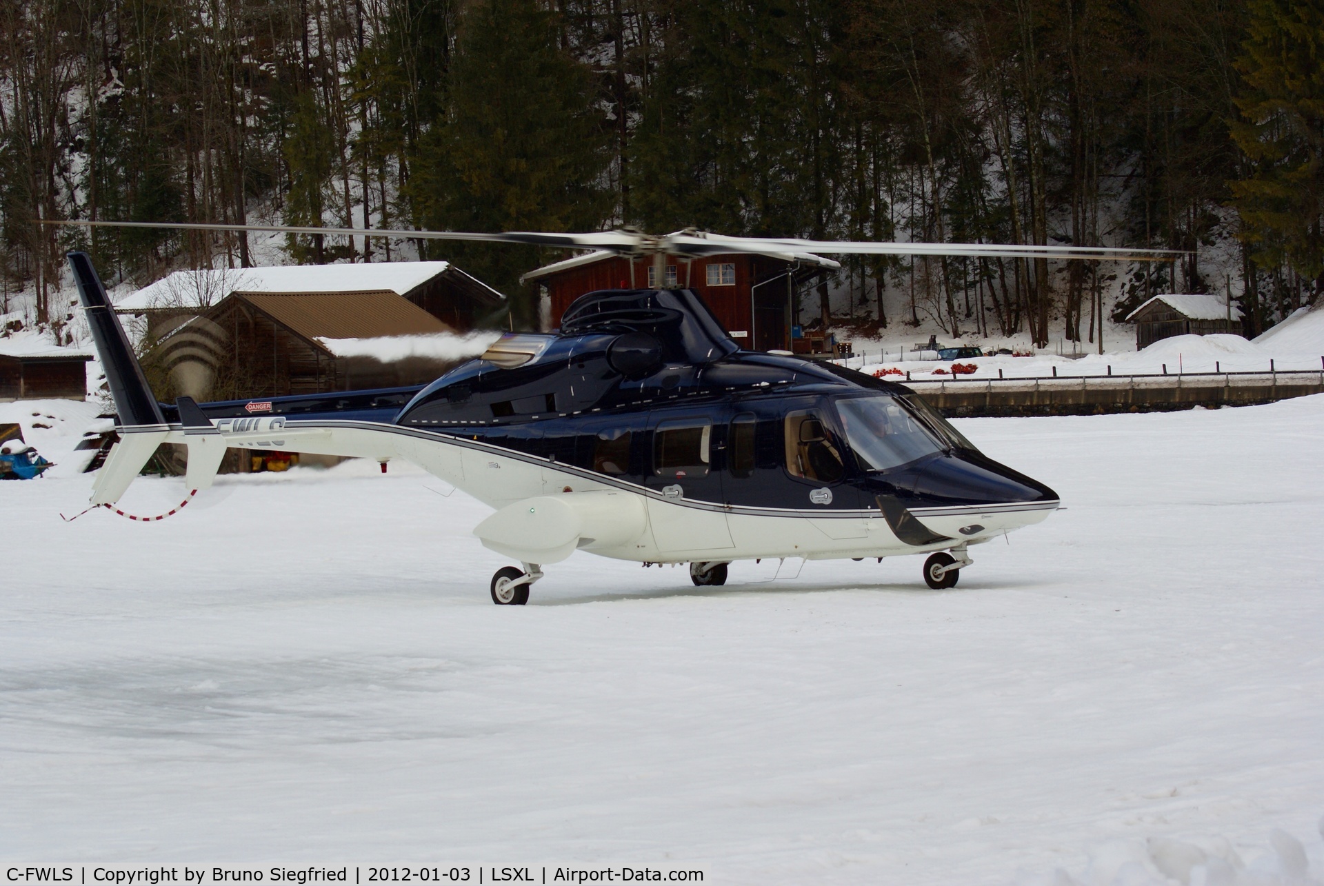 C-FWLS, 2000 Bell 430 C/N 49066, Heliport Lauterbrunnen