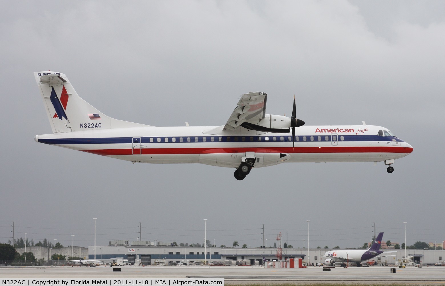 N322AC, 1992 ATR 72-212 C/N 320, Eagle ATR landing on 12